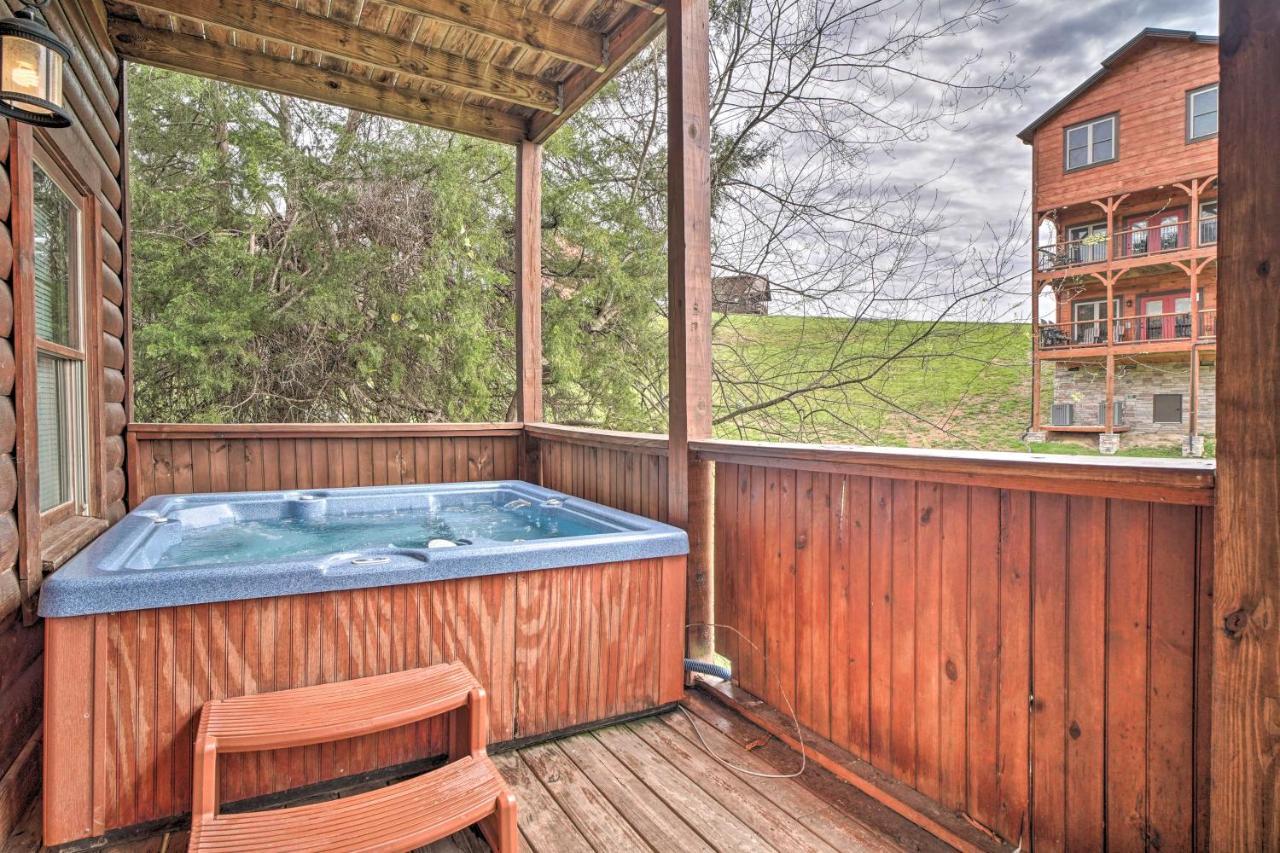 Mountain Pool Lodge Sevierville Cabin With Hot Tub Pigeon Forge Exterior foto